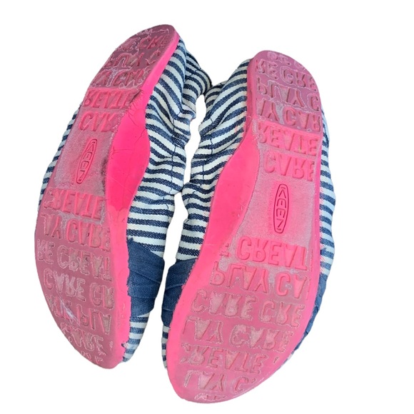 3/$25 Keens Little Girl Size 3 Vertical  Blue & White Stripe with Bow Flats - Picture 2 of 5